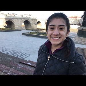 Meet your Posher, Joana